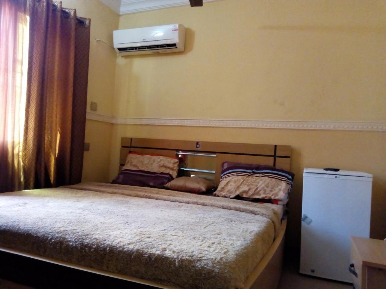 Gen-Preston Hotel And Suites Papalanto Экстерьер фото